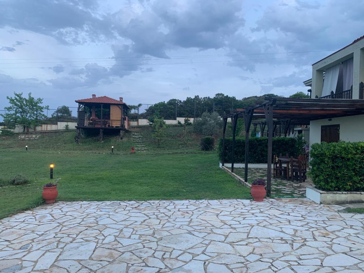 Guesthouse Kaliepia Ierissos Bagian luar foto