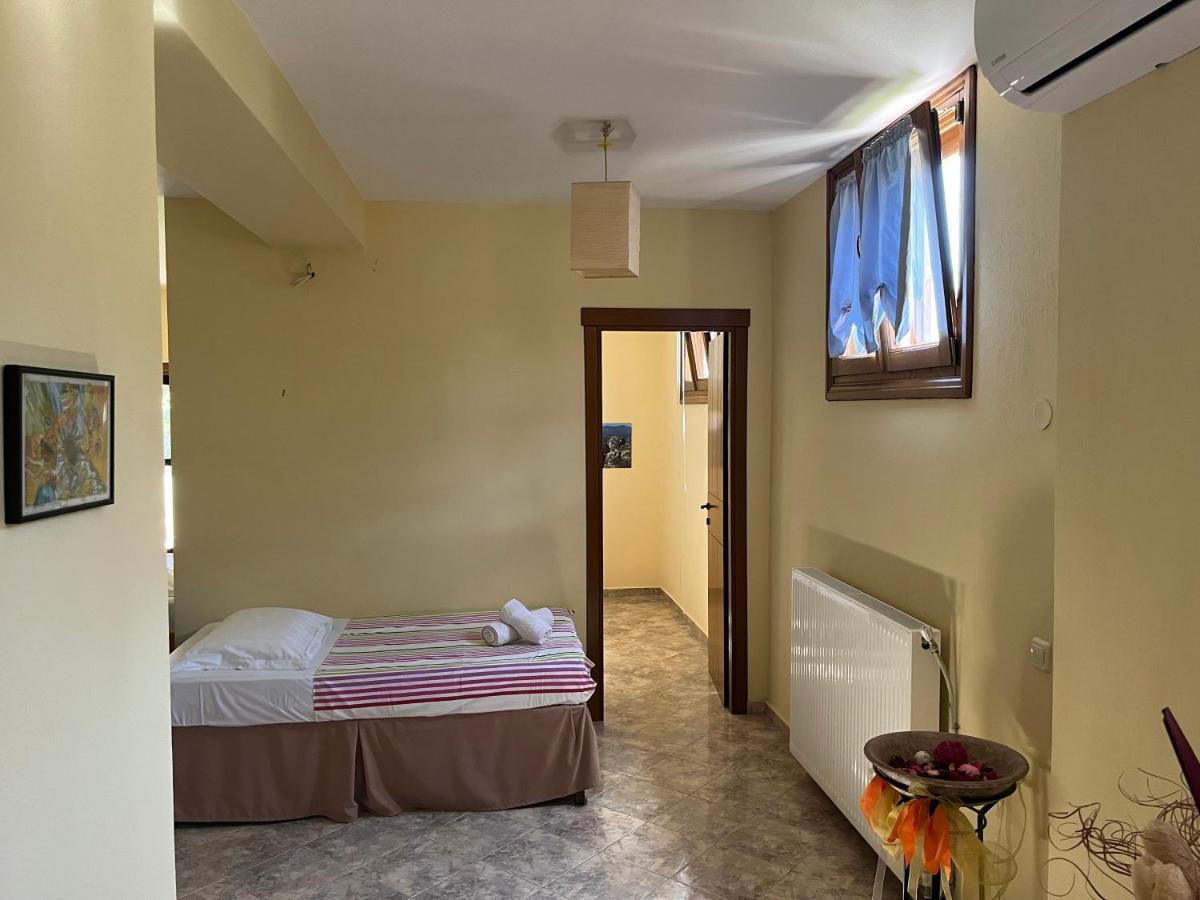 Guesthouse Kaliepia Ierissos Bagian luar foto