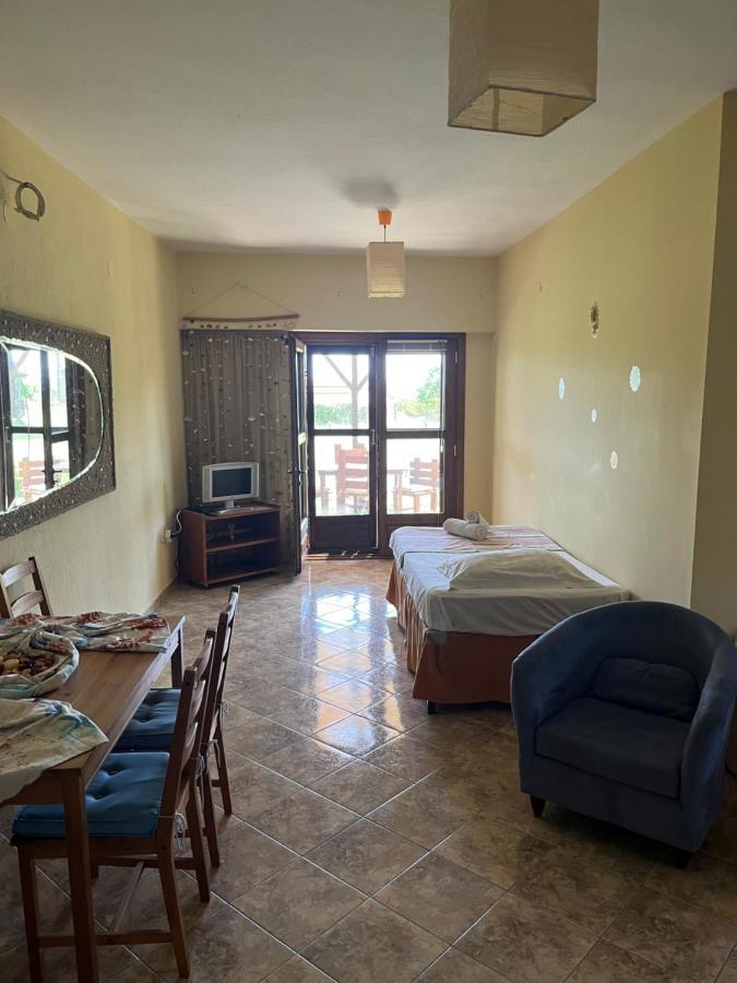 Guesthouse Kaliepia Ierissos Bagian luar foto