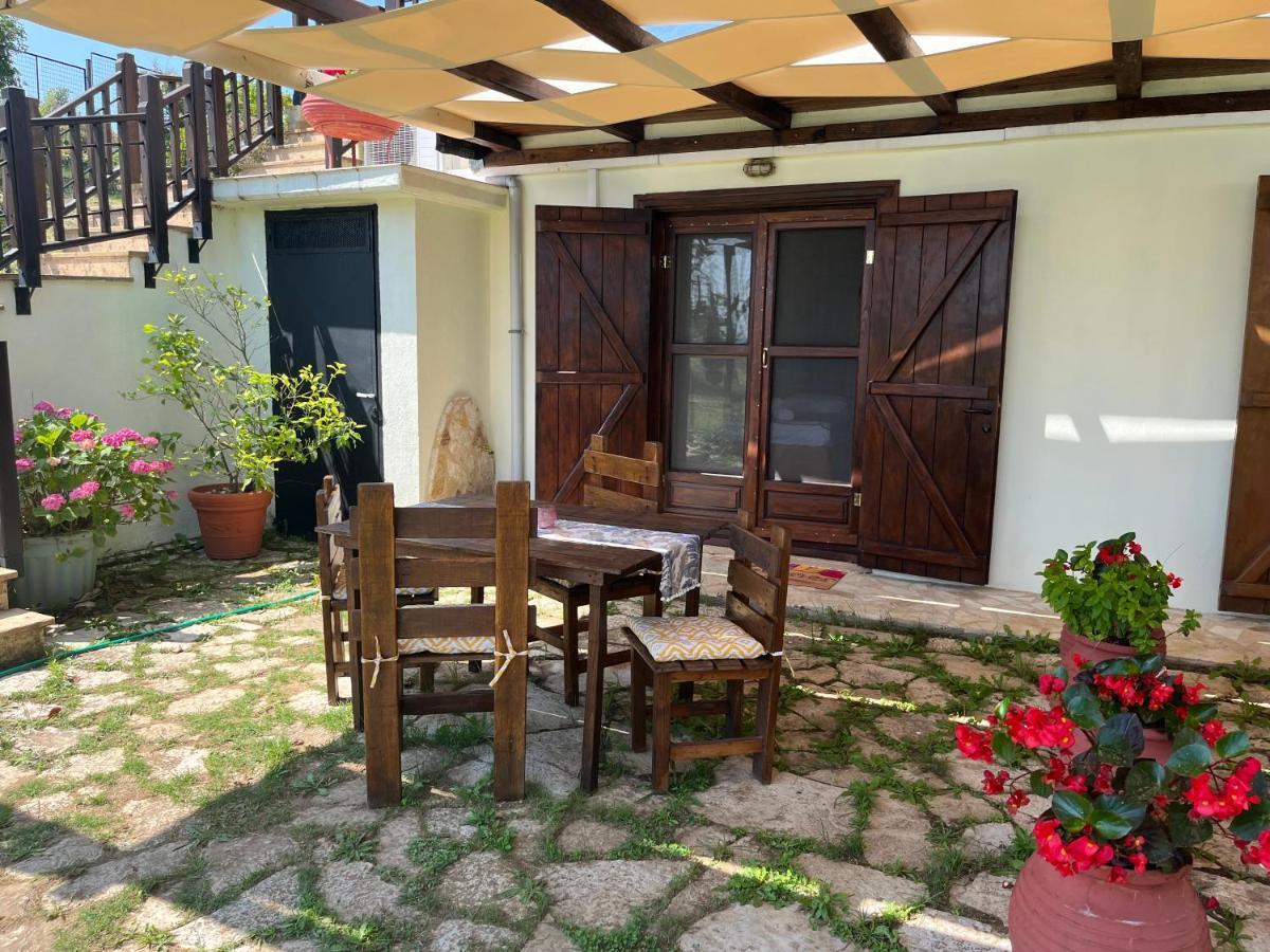 Guesthouse Kaliepia Ierissos Bagian luar foto