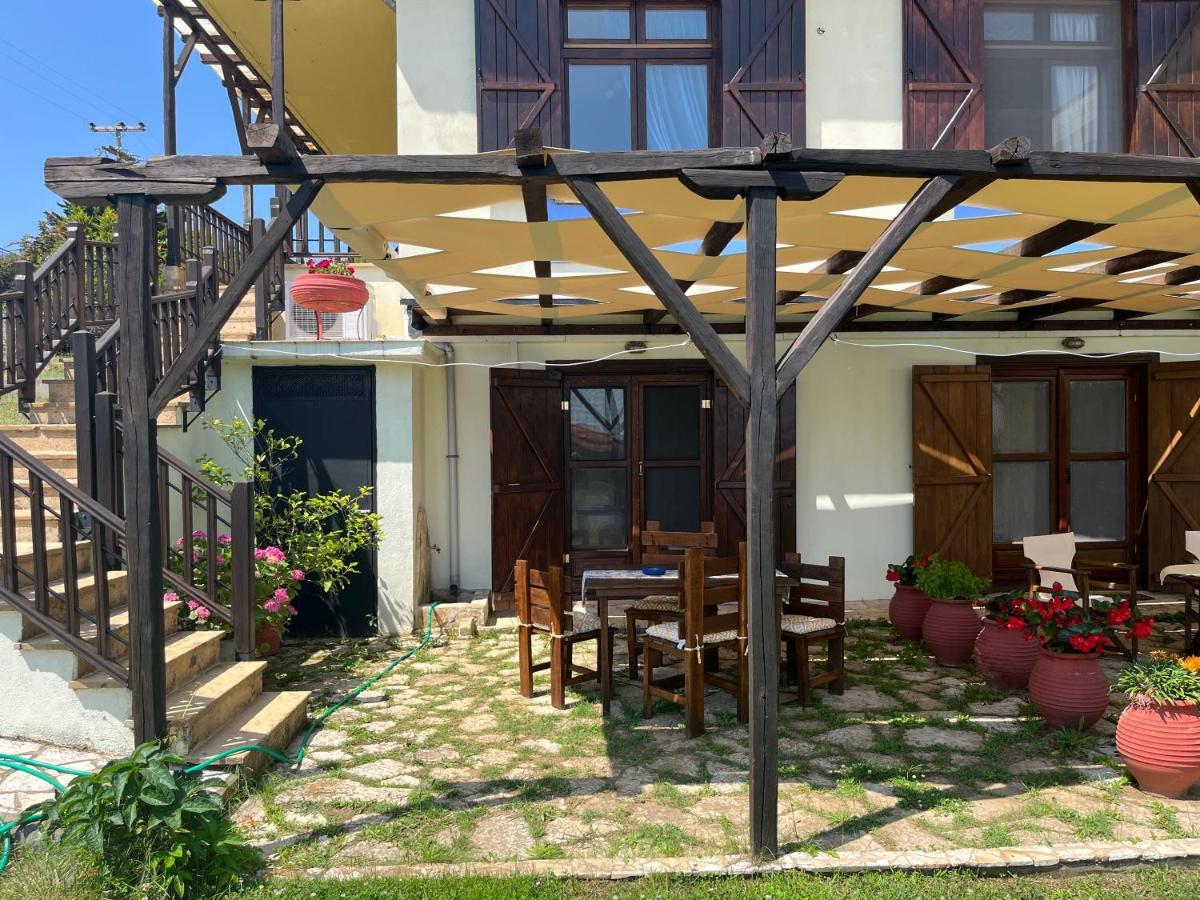 Guesthouse Kaliepia Ierissos Bagian luar foto