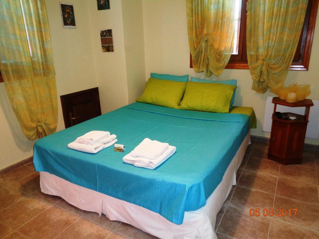 Guesthouse Kaliepia Ierissos Bagian luar foto